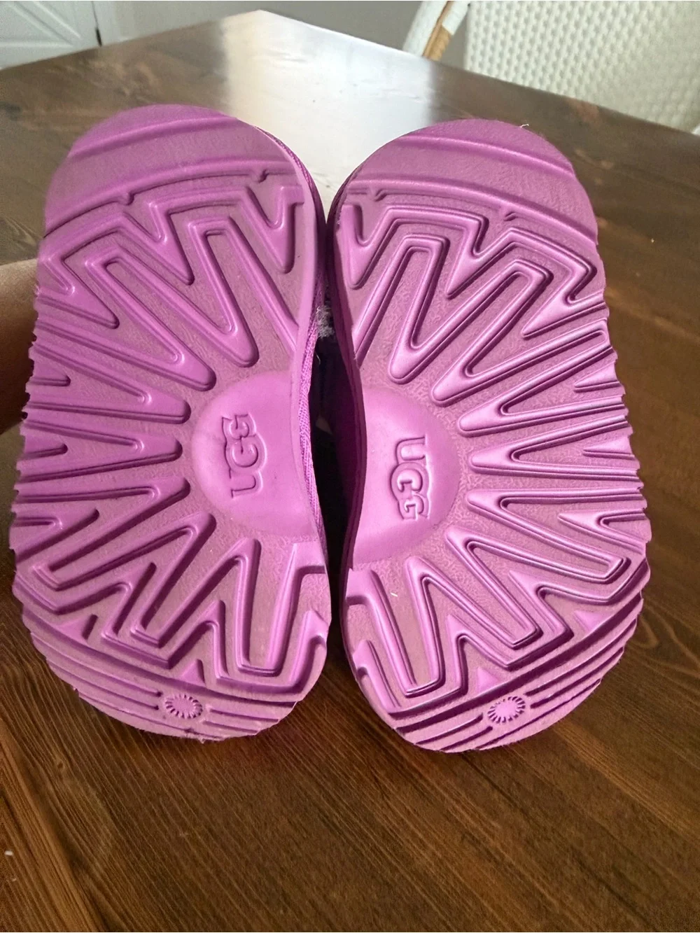 UGG Kids Classic II Shimmer Boots in Mangosteen